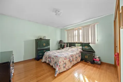 10624 South Michael Drive Palos Hills IL 60465