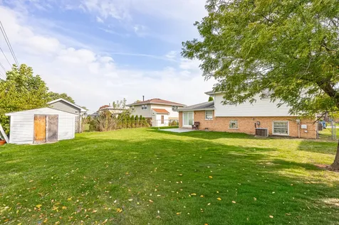 10624 South Michael Drive Palos Hills IL 60465