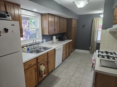 807 Apple Street Normal IL 61761