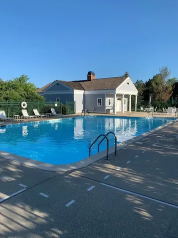 470 South Stablewood Lane Lake Forest IL 60045