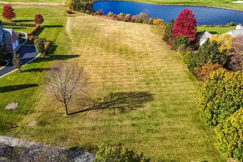 470 South Stablewood Lane Lake Forest IL 60045