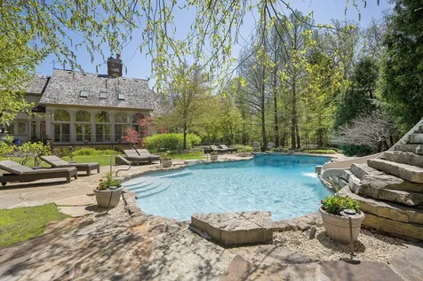 1890 Robinwood Lane Riverwoods IL 60015