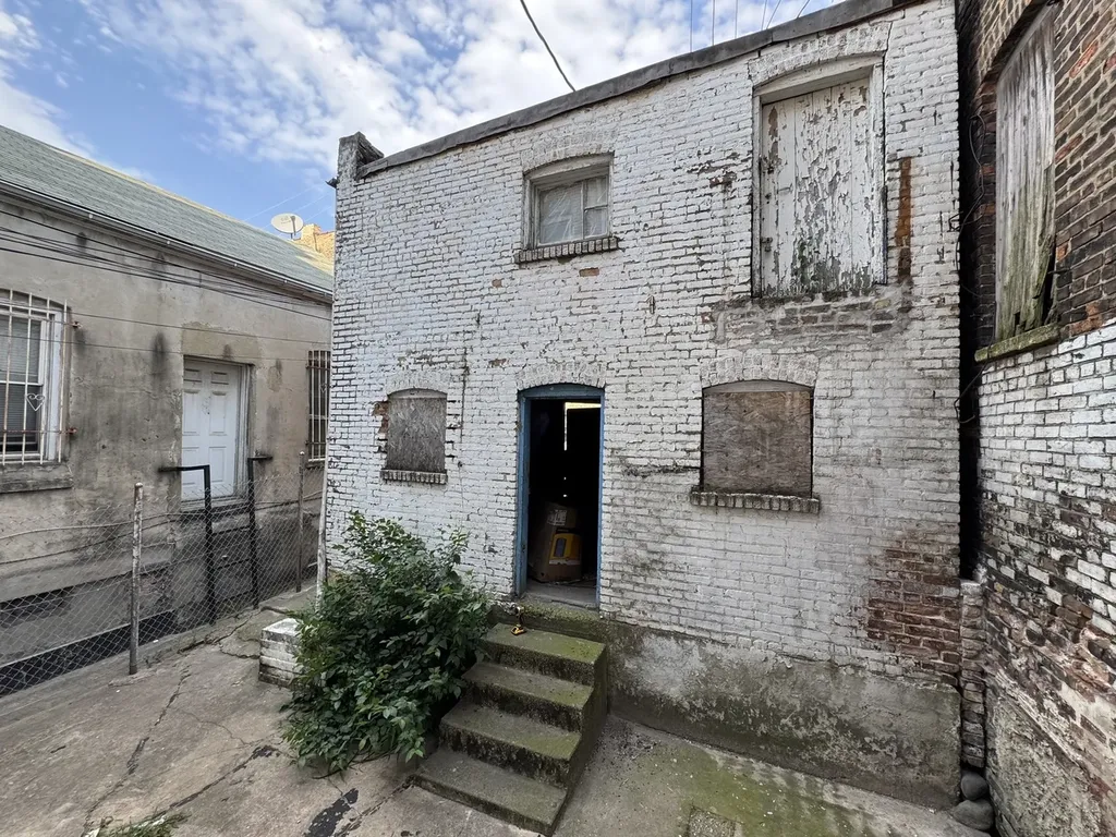 1813 South Ashland Avenue Chicago IL 60608