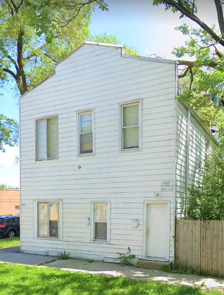 10801 South Hoxie Avenue Chicago IL 60617