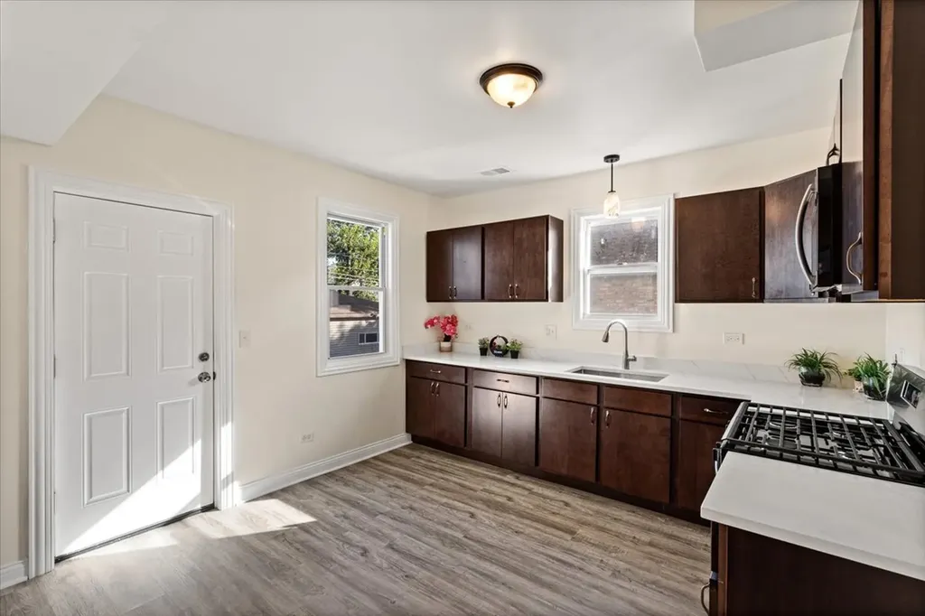 8403 South Sangamon Street Chicago IL 60620