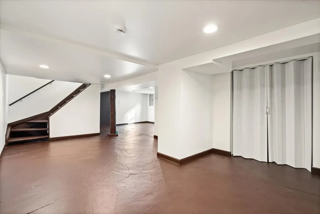 8403 South Sangamon Street Chicago IL 60620