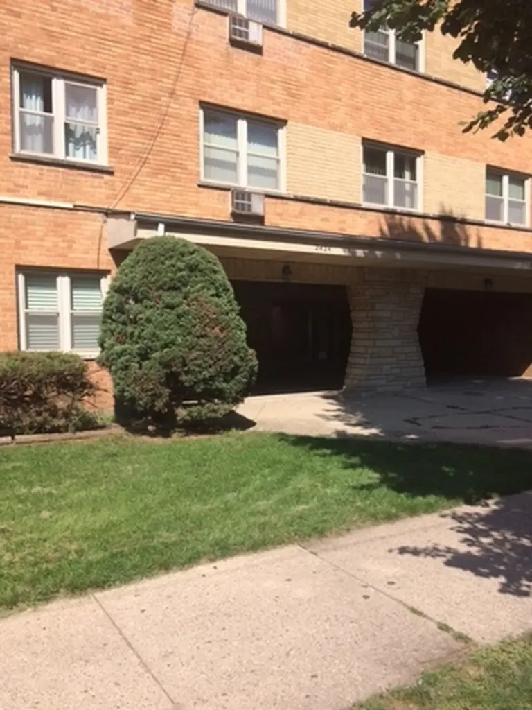2420 West Berwyn Avenue Chicago IL 60625