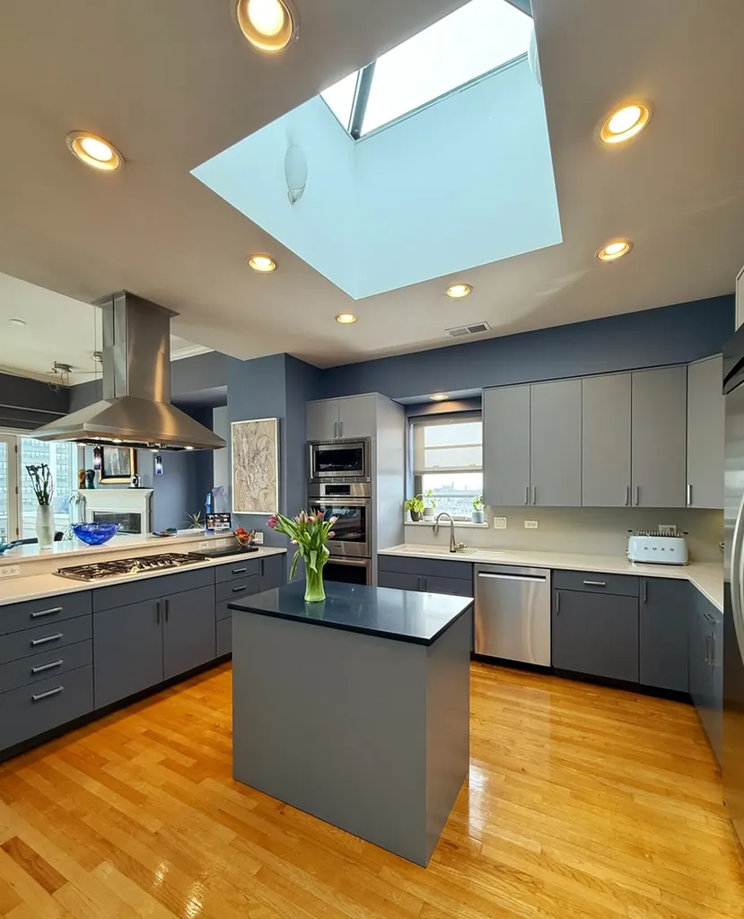 508 West Melrose Street Chicago IL 60657