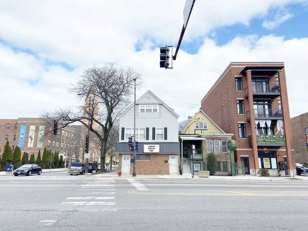 4857 North Western Avenue Chicago IL 60625