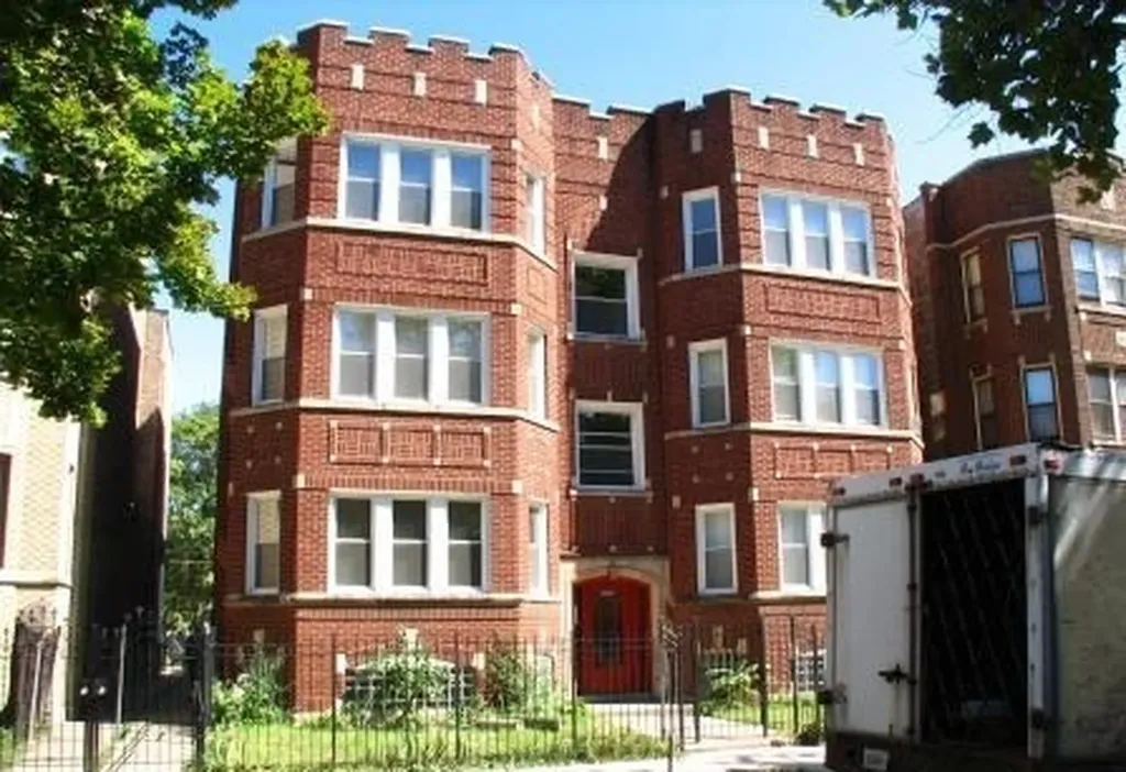 7935 South Essex Avenue Chicago IL 60617