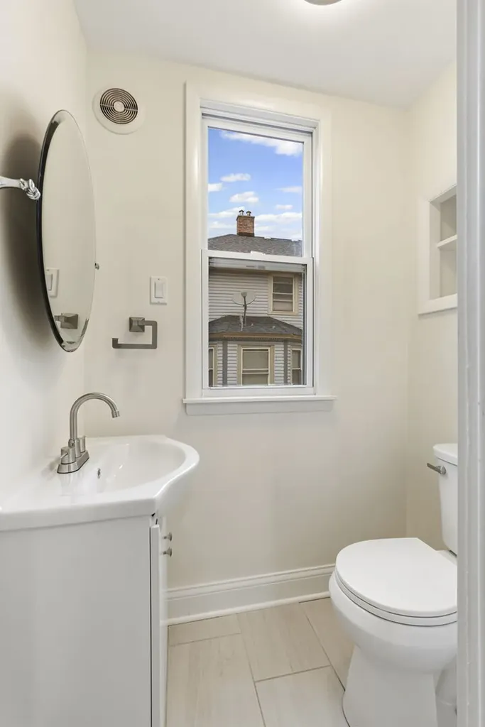9748 South Vanderpoel Avenue Chicago IL 60643
