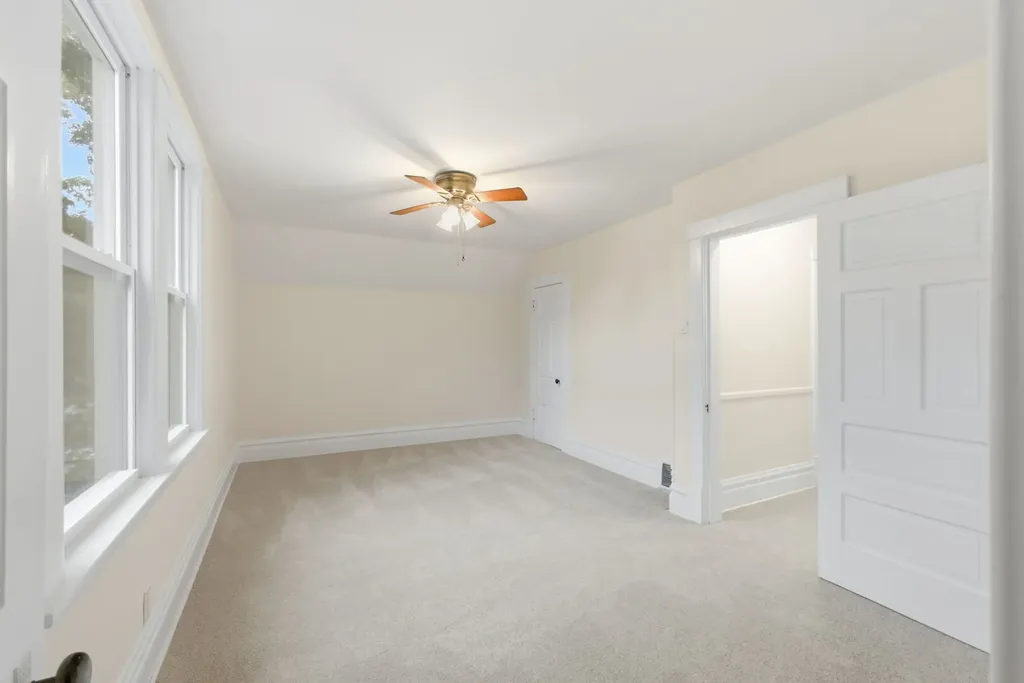 9748 South Vanderpoel Avenue Chicago IL 60643