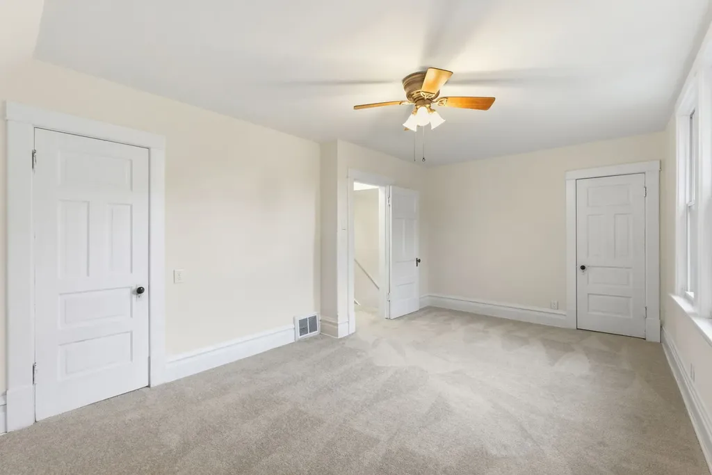 9748 South Vanderpoel Avenue Chicago IL 60643