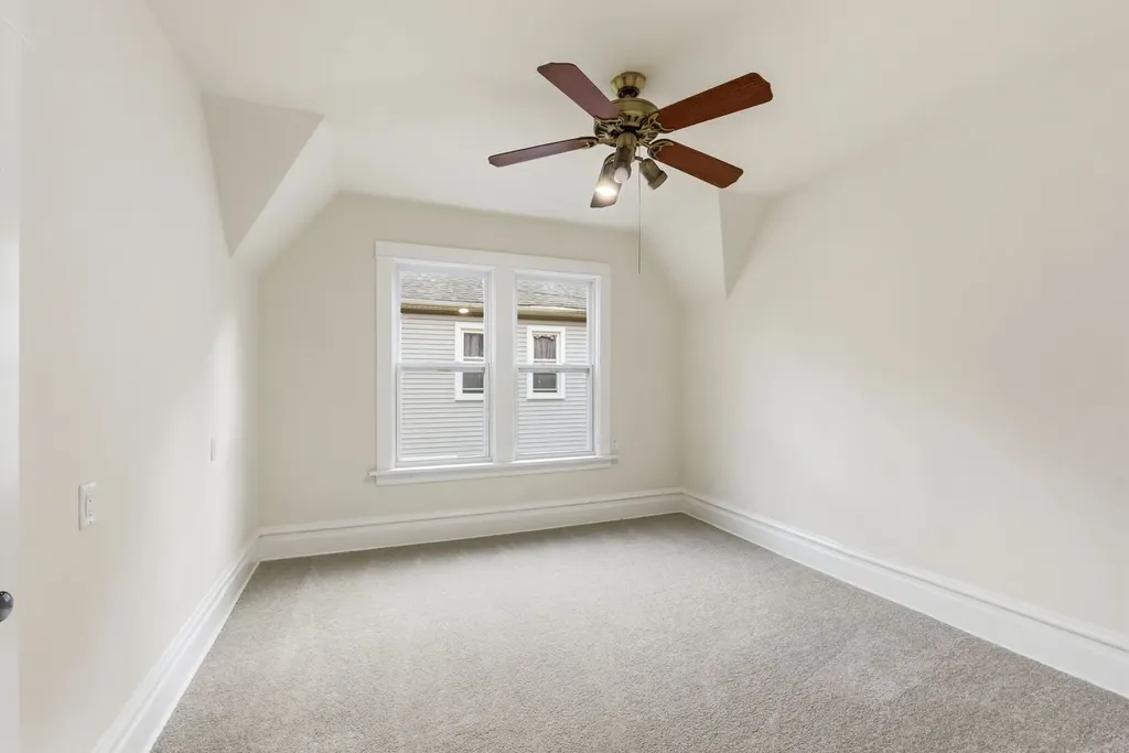 9748 South Vanderpoel Avenue Chicago IL 60643