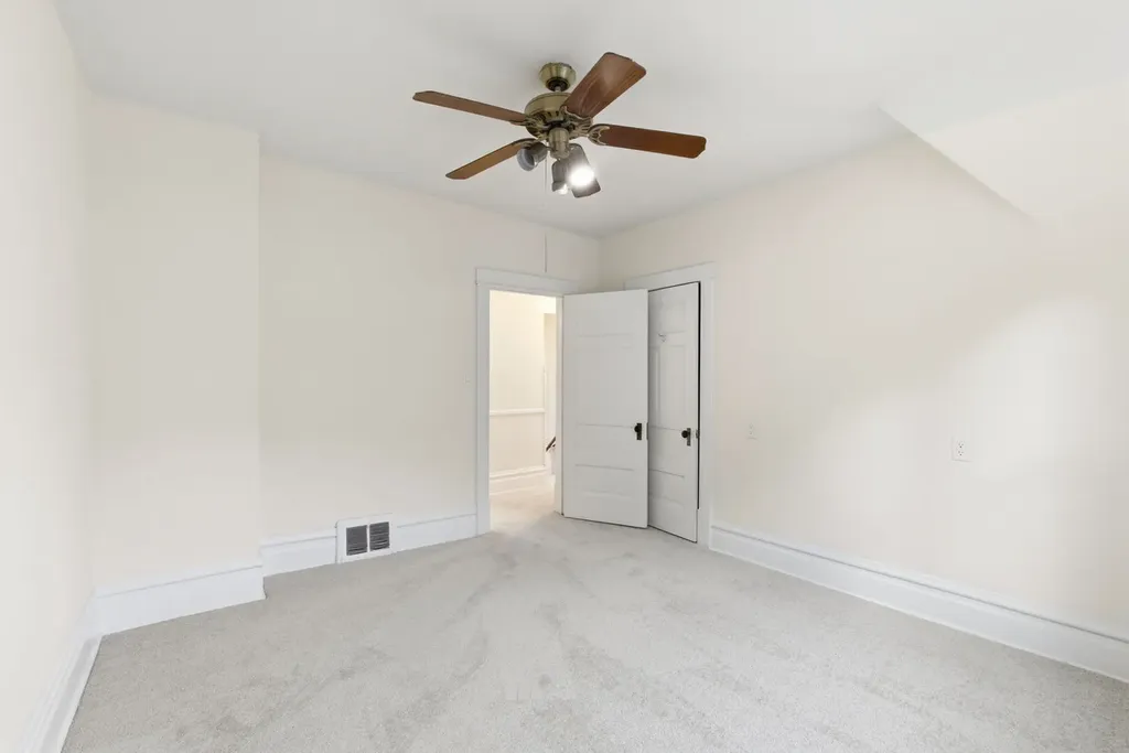 9748 South Vanderpoel Avenue Chicago IL 60643