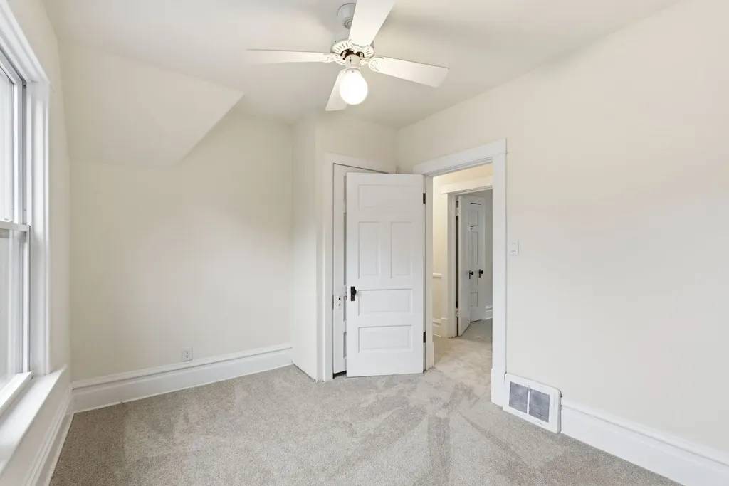 9748 South Vanderpoel Avenue Chicago IL 60643