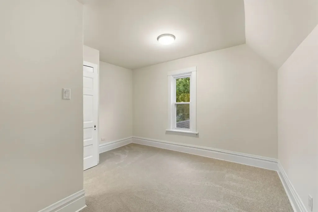 9748 South Vanderpoel Avenue Chicago IL 60643