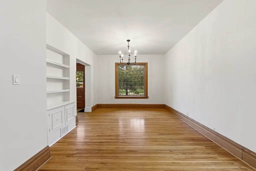 9748 South Vanderpoel Avenue Chicago IL 60643