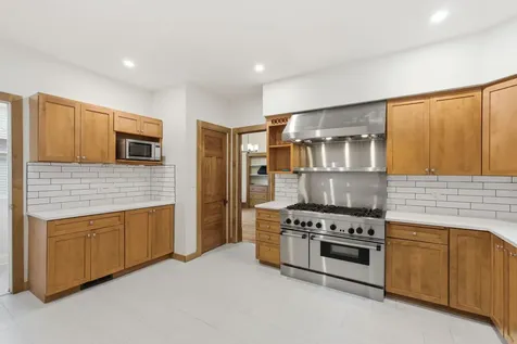 9748 South Vanderpoel Avenue Chicago IL 60643
