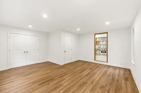 9748 South Vanderpoel Avenue Chicago IL 60643