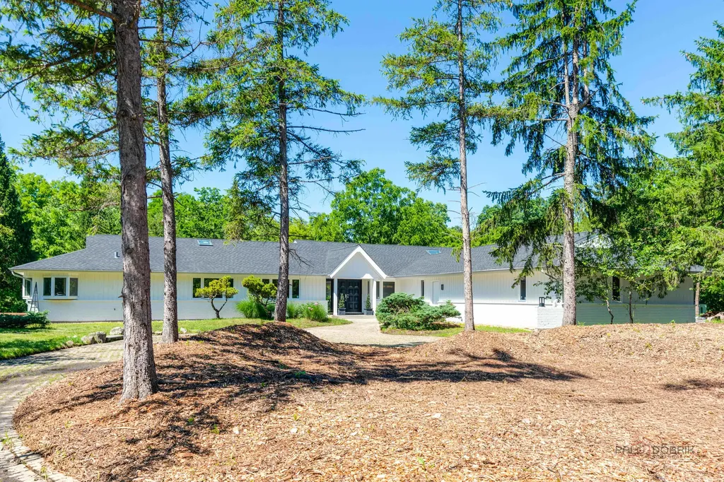 18 Alexandra Drive Mettawa IL 60048