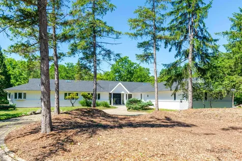 18 Alexandra Drive Mettawa IL 60048