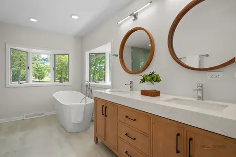 18 Alexandra Drive Mettawa IL 60048