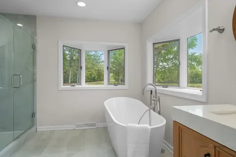 18 Alexandra Drive Mettawa IL 60048