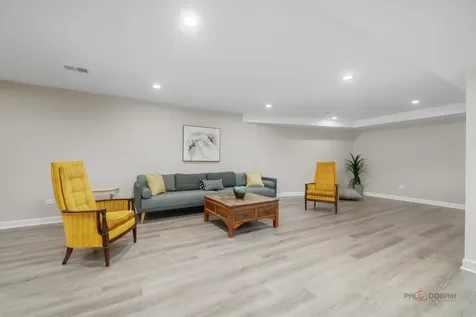 18 Alexandra Drive Mettawa IL 60048