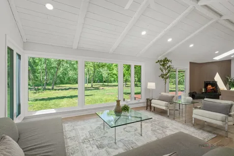 18 Alexandra Drive Mettawa IL 60048