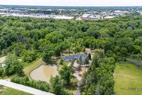 18 Alexandra Drive Mettawa IL 60048