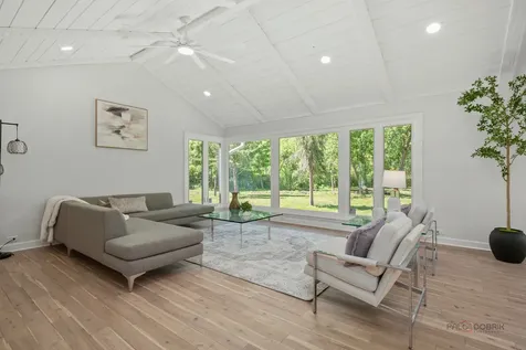 18 Alexandra Drive Mettawa IL 60048