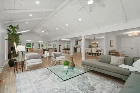 18 Alexandra Drive Mettawa IL 60048