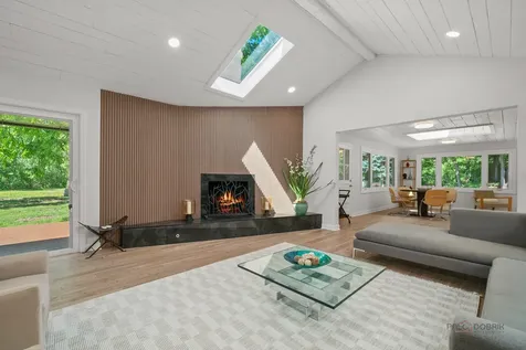 18 Alexandra Drive Mettawa IL 60048
