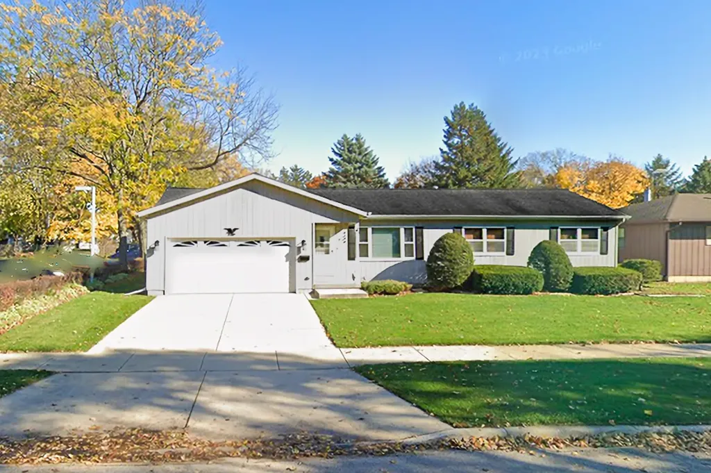17 North Weston Avenue Elgin IL 60123