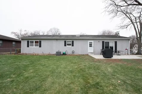 17 North Weston Avenue Elgin IL 60123