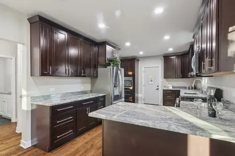 1939 South 6th Avenue Maywood IL 60153