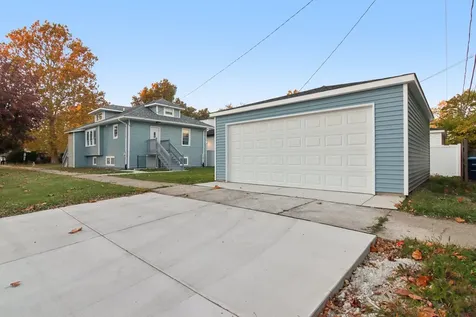 1939 South 6th Avenue Maywood IL 60153