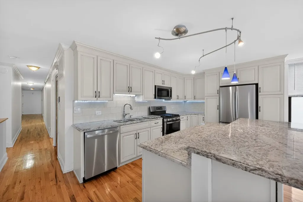 4953 South Michigan Avenue Chicago IL 60615
