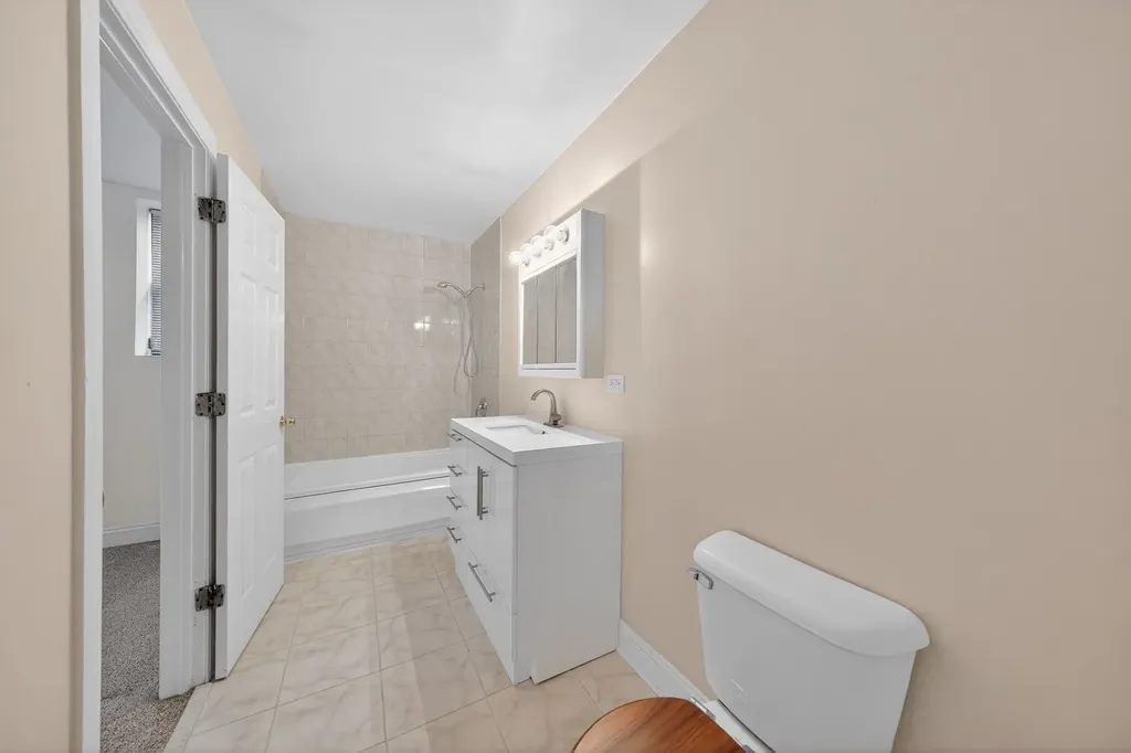 4953 South Michigan Avenue Chicago IL 60615