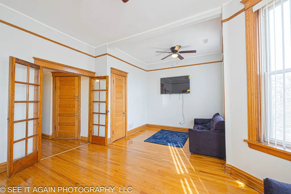 5942 South Calumet Avenue Chicago IL 60637