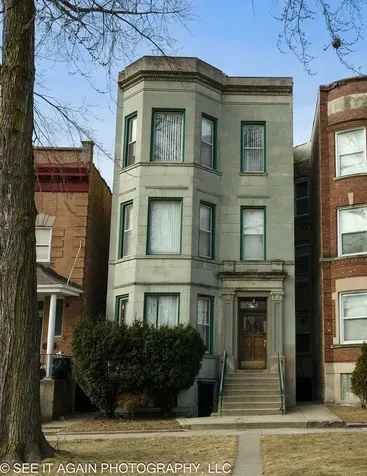 5942 South Calumet Avenue Chicago IL 60637