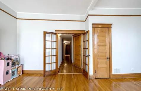 5942 South Calumet Avenue Chicago IL 60637