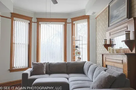 5942 South Calumet Avenue Chicago IL 60637