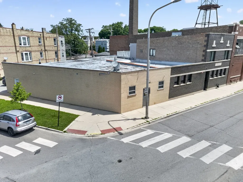 4122 West Grand Avenue Chicago IL 60651