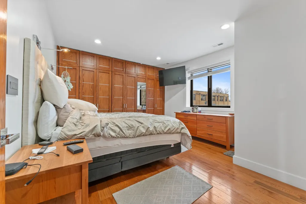 4122 West Grand Avenue Chicago IL 60651
