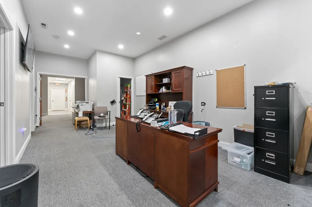 4122 West Grand Avenue Chicago IL 60651