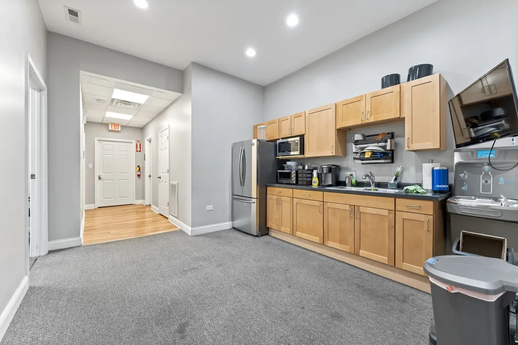 4122 West Grand Avenue Chicago IL 60651