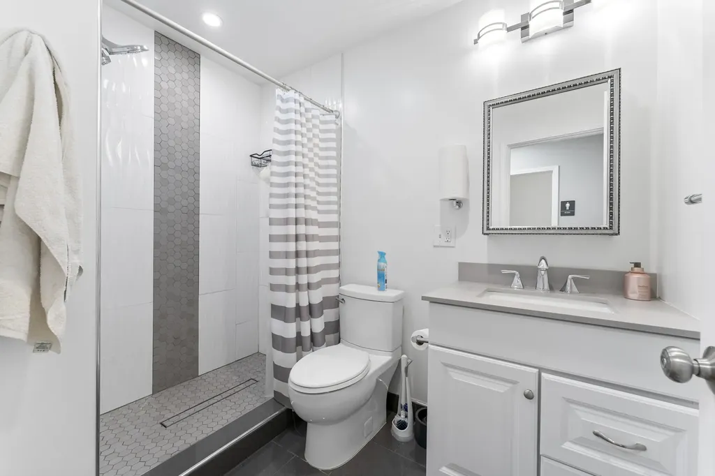 4122 West Grand Avenue Chicago IL 60651