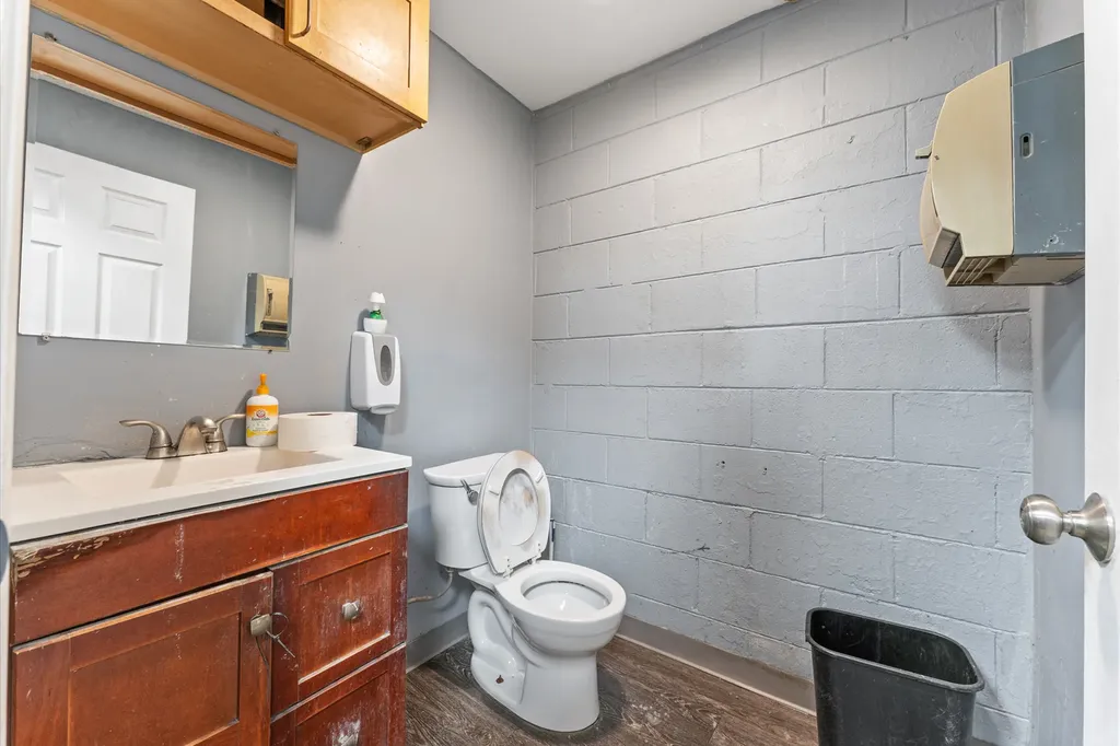 4122 West Grand Avenue Chicago IL 60651